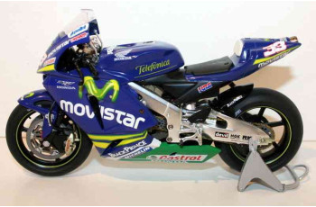 IXO-MODELS - HONDA - RC211V N 33 MOTOGP 2005 MARCO MELANDRI. Scale: 1/12 Code: BRB008