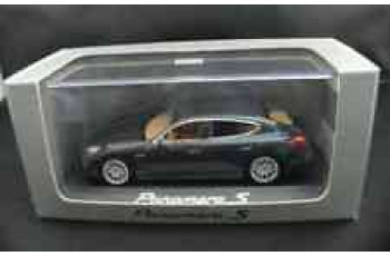 Minichamps   Porsche Panamera S  WAP 02000219