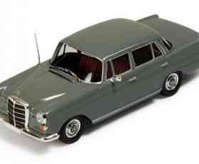 ΙΧΟ Mercedes 200D Heckflosse 1966 Dark Grey